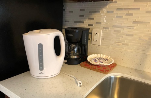 Beverly Green Apartment | STRIP 2BR Condo LVCC pet-Friendly Free-wifi SemaShow-1mile! Formula1 Christmas25