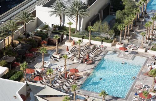 Las Vegas Apartment | Strip View Balcony Suites - No Resort Fee !