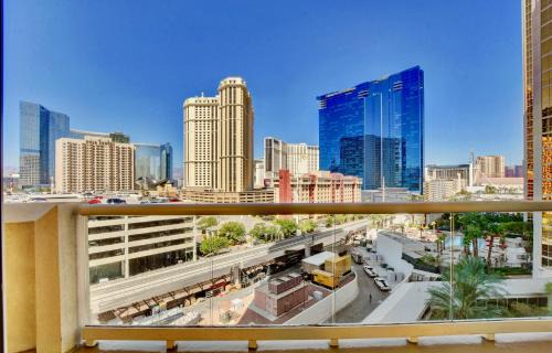 Las Vegas Apartment | Strip View Balcony Suites - No Resort Fee !
