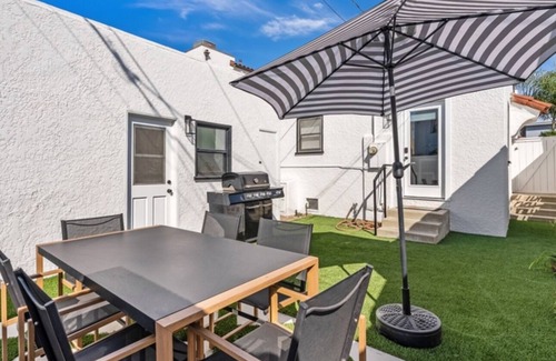Belmont Shore House | Stroll To The Ocean and 2nd Street in Belmont Shores