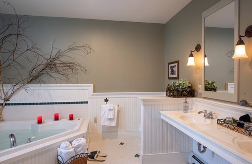 Vergennes Bed & Breakfast | Strong House Inn