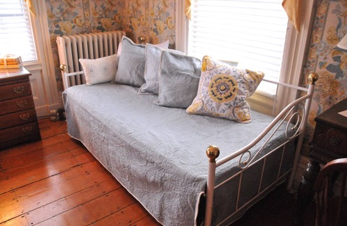 Vergennes Bed & Breakfast | Strong House Inn