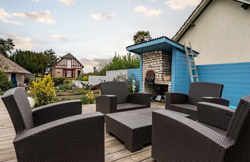 Merville-Franceville-Plage House | Stunning private villa for 10 guests with WIFI, TV, terrace and pets allowed