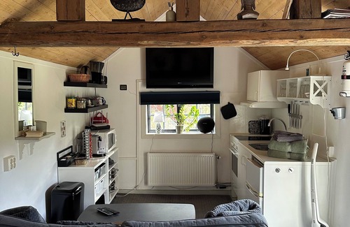 Trosa Cabin | Stubbhuggets Lillstuga, a calm and quiet place with only forest and host near by