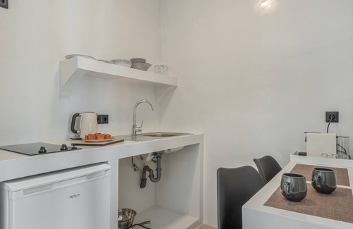 Ios Apartment | Studio '1 Superior' with Sea View, Wi-Fi and Air Conditioning