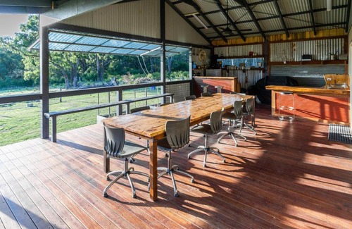 The Gurdies House | Studio 165 Hidden Gem on 50 acres with bay views