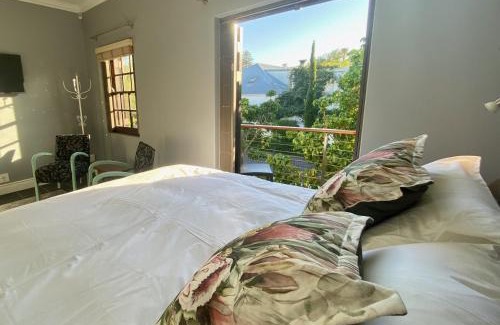 Stellenbosch Central Apartment | Studio 23 @ Huis Piron. The Heart of Stellenbosch.