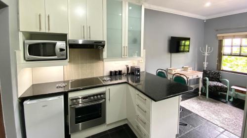 Stellenbosch Central Apartment | Studio 23 @ Huis Piron. The Heart of Stellenbosch.