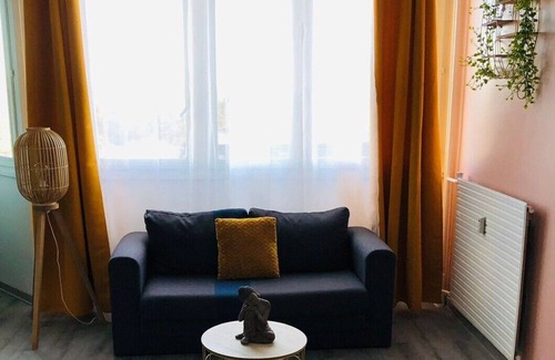 Les Epinettes Apartment | Studio 42m2, Lumineux, au Pied de la Gare ,parking Gratuit