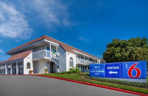 Carpinteria Hotel | Studio 6 Suites Carpinteria, CA Santa Barbara South