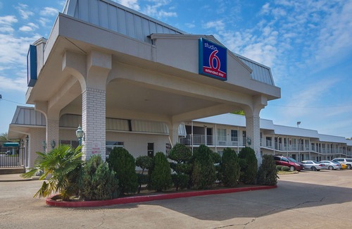 Tyler Hotel | Studio 6 Tyler, TX - Northwest