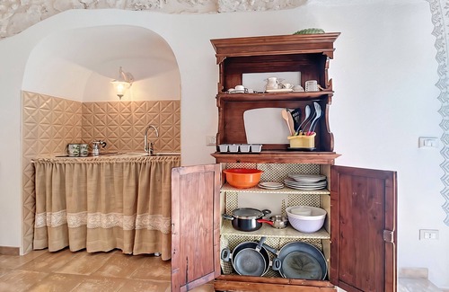 Monte Sant'Angelo Apartment | Studio 'Al Torrione 1' with Sea View and Air Conditioning