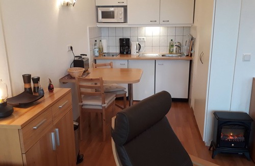 Duhnen Apartment | Studio Apartment '1-raum-ferienwohnung Im 4 Og' with Sea View, Balcony and Wi-Fi