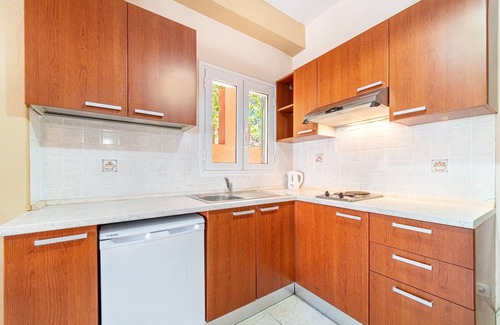 Lakones Apartment | Studio Apartment 'Arianna Superior Studio 19' with Shared Pool & Wi-Fi