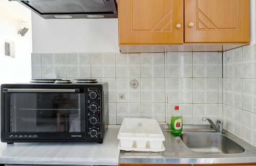 Kardamena Apartment | Studio Apartment 'Athina Seaside' with Balcony, Wi-Fi and Air Conditioning