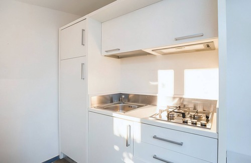 Chiesiola Apartment | Studio Apartment 'Baia Falcone-Villetta Mare 105' with Sea View, Wi-Fi and Air Conditioning