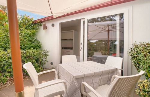 Chiesiola Apartment | Studio Apartment 'Baia Falcone-Villetta Mare 105' with Sea View, Wi-Fi and Air Conditioning