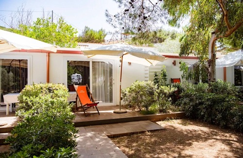 Chiesiola Apartment | Studio Apartment 'Baia Falcone-Villetta Mare 104' with Sea View, Wi-Fi and Air Conditioning