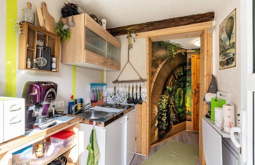 Muhlbach Apartment | Studio Apartment 'Hobbit Lounge' with Shared Pool, Private Terrace and Wi-Fi