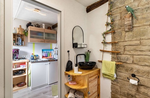 Muhlbach Apartment | Studio Apartment 'Hobbit Lounge' with Shared Pool, Private Terrace and Wi-Fi