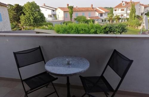Funtana Apartment | Studio apartment in Funtana with balcony, air conditioning, WiFi, washing machine 4982-8