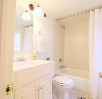 Kingman Park House | Studio Apartment near RFK fields