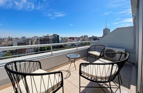 Buenos Aires Central Business District Apartment | Studio Apartment on 13th Floor with balcony terrace