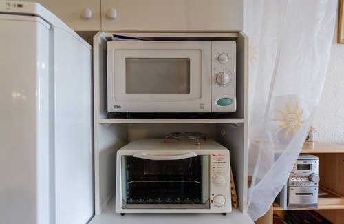 Villarembert Apartment | Studio Apartment "Pied des Pistes" with Mountain View & Shared Pool