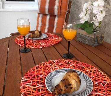 Split Apartment | Studio Apartment Sweet dreams