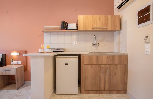 Kalamaki Apartment | Studio Apartment ' with Mountain View, Wi-Fi and Air Conditioning