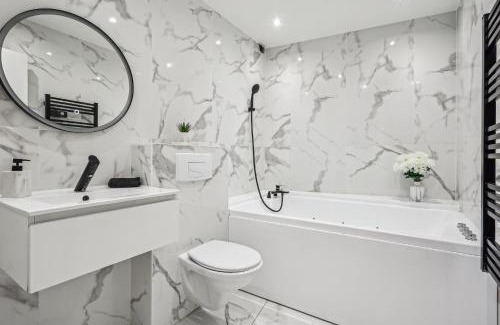 Dammarie Les Lys Apartment | Studio avec jacuzzi & vue sur le parc Soubiran