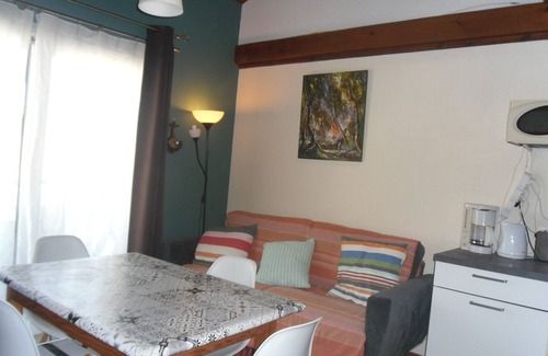 Saint-Girons Plage Apartment | Studio between sea and forest 150m from the beach/CHQ HOLIDAYS ACCEPTED/INTERNET