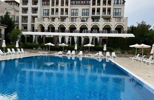 Sozopol Apartment | Studio Boho with garden-poolblik 1 line beach, 5*complex,4-pools,KavazipSozopol