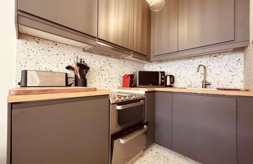 Monetier-les-Bains Apartment | Studio cabine 4 pers. à Monêtier-les-Bains, parking, balcon avec vue montagne - FR-1-330F-242