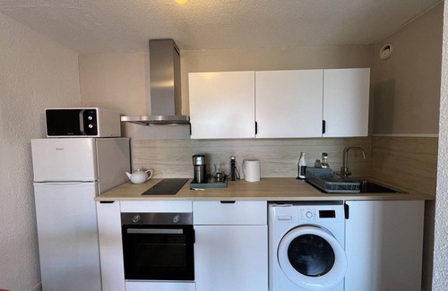Le Barcares Apartment | Studio cabin for 4 with pool & parking in Port Barcarès