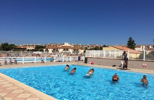 Le Barcares Apartment | Studio cabin for 4 with pool & parking in Port Barcarès