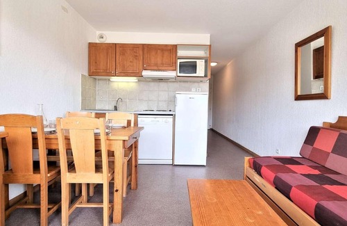 Saint-Etienne-en-Devoluy Apartment | Studio Cabine 4 pers - Près des Pistes & Commerces - FR-1-525-220