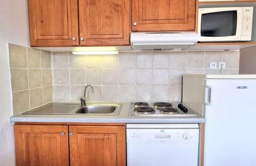 Saint-Etienne-en-Devoluy Apartment | Studio Cabine 4 pers - Près des Pistes & Commerces - FR-1-525-220