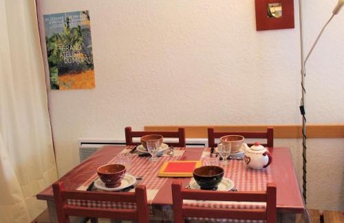 Les Claux Apartment | Studio cabine & coin montagne avec balcon, 4 couchages, à 100m des pistes - Vars - FR-1-330B-122