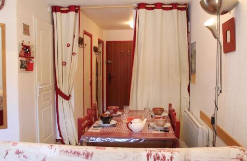 Les Claux Apartment | Studio cabine & coin montagne avec balcon, 4 couchages, à 100m des pistes - Vars - FR-1-330B-122