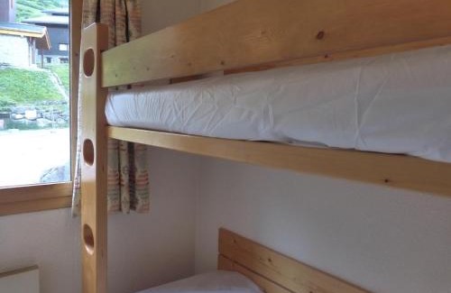 Meribel-Mottaret Apartment | Studio cabine pour 4 à Méribel Mottaret, balcon sud, proche pistes et commerces - FR-1-411-473