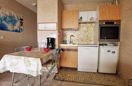 Carnac Apartment | Studio Carnac Plage, 2 pers, Parking, Face Mer - FR-1-377-68