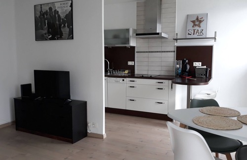 Vannes Apartment | Studio Center Port with balcony, parking and WiFi