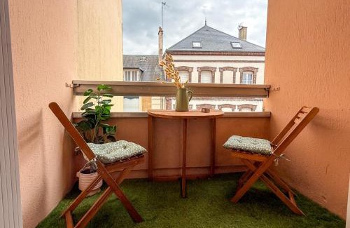 Chartres Apartment | Studio charmant avec balcon en centre-ville