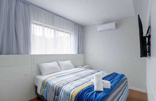Civic Center Apartment | Studio com 2 quartos e 2 Camas casal - SBO006