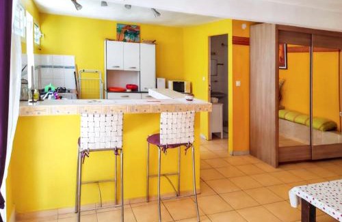 Marigot Apartment | Studio confortable à Vieux Habitants 50 m² avec vue mer