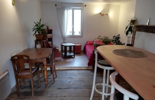 Uzerche Apartment | Studio cosy