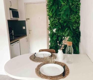 Republique - Les Ponts Apartment | Studio cosy Ile de Nantes proche tram ligne 2 et 3