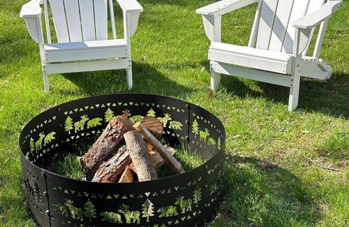 Bar Harbor Cottage | Studio cottage in Bar Harbor - Kitchen, AC, Wi-Fi & Fireplace, Sleeps 3.