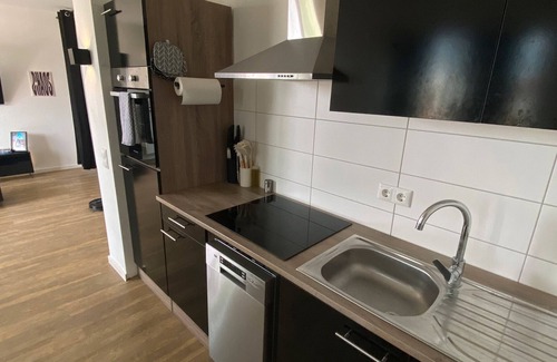 Lueneburg Apartment | Studio 'Ein Zimmer Mit Blick' with Balcony and Wi-Fi